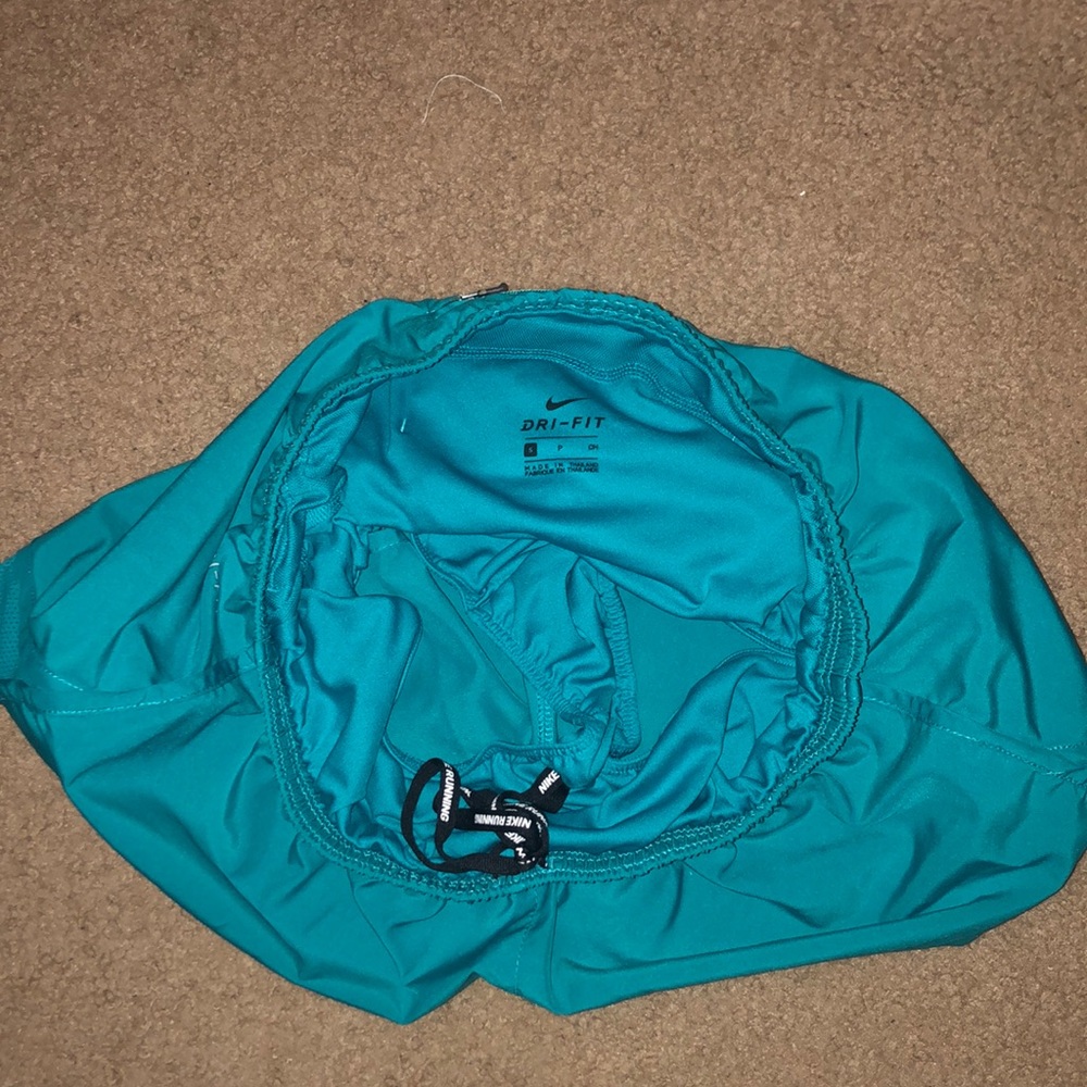 Nike running shorts - Picture 4 of 6